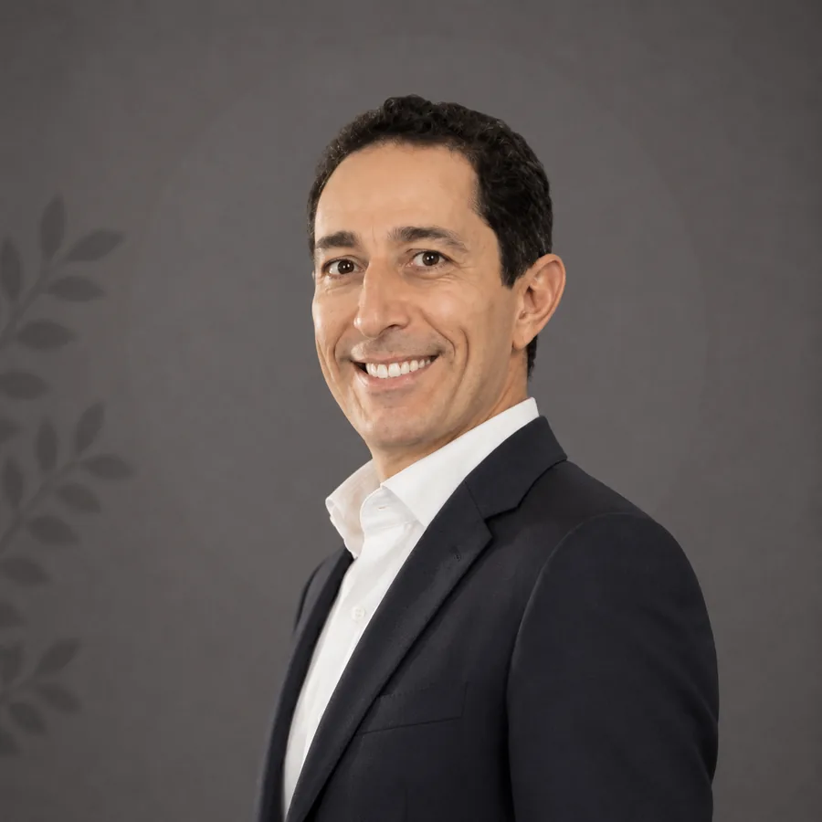 Dr. Ari Elhyani