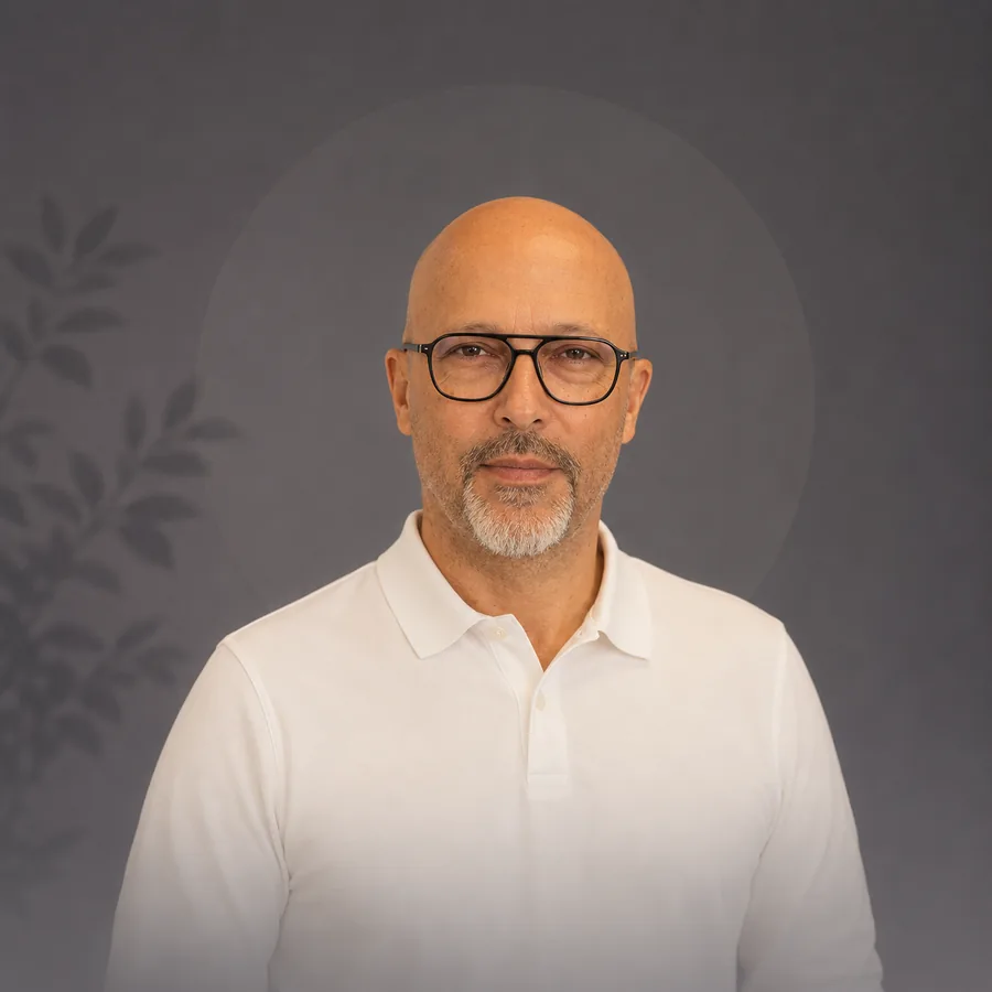 Professor Frank König